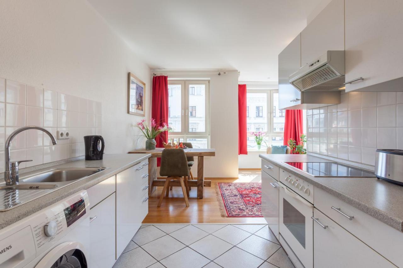 Schoenes Studio In Downtown Mitte Mit Balkon Берлін Екстер'єр фото